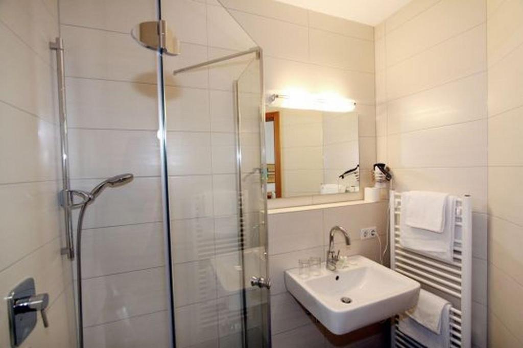 Karpfenhotel & Herrenhaus Im Gasthaus Sindel-Buckel Feuchtwangen Room photo